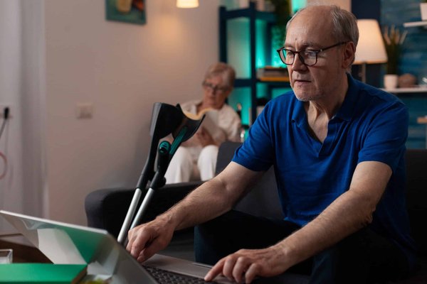 Welche speziellen Dehnübungen empfehlen sich für Kunstturnerinnen?